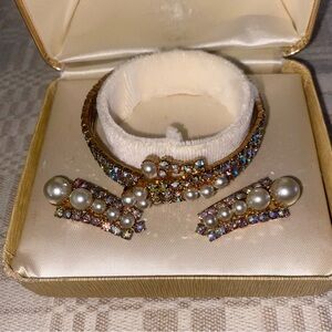 VINTAGE Jewels by Patricia 1950-1960 Jewelry set.   Bracelet and clip earrings